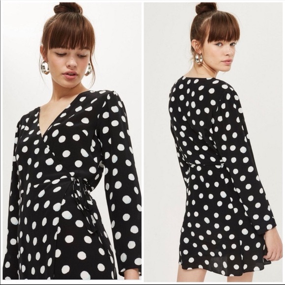 Topshop Dresses & Skirts - Topshop Blk/Wht Polkadot Wrap Mini Dress Sz. 6